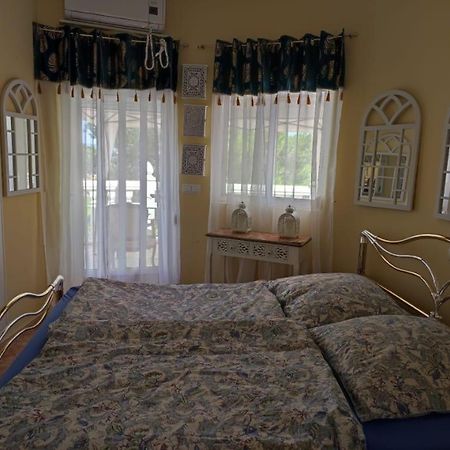 הוילה Montroy Chateau Angelique מראה חיצוני תמונה