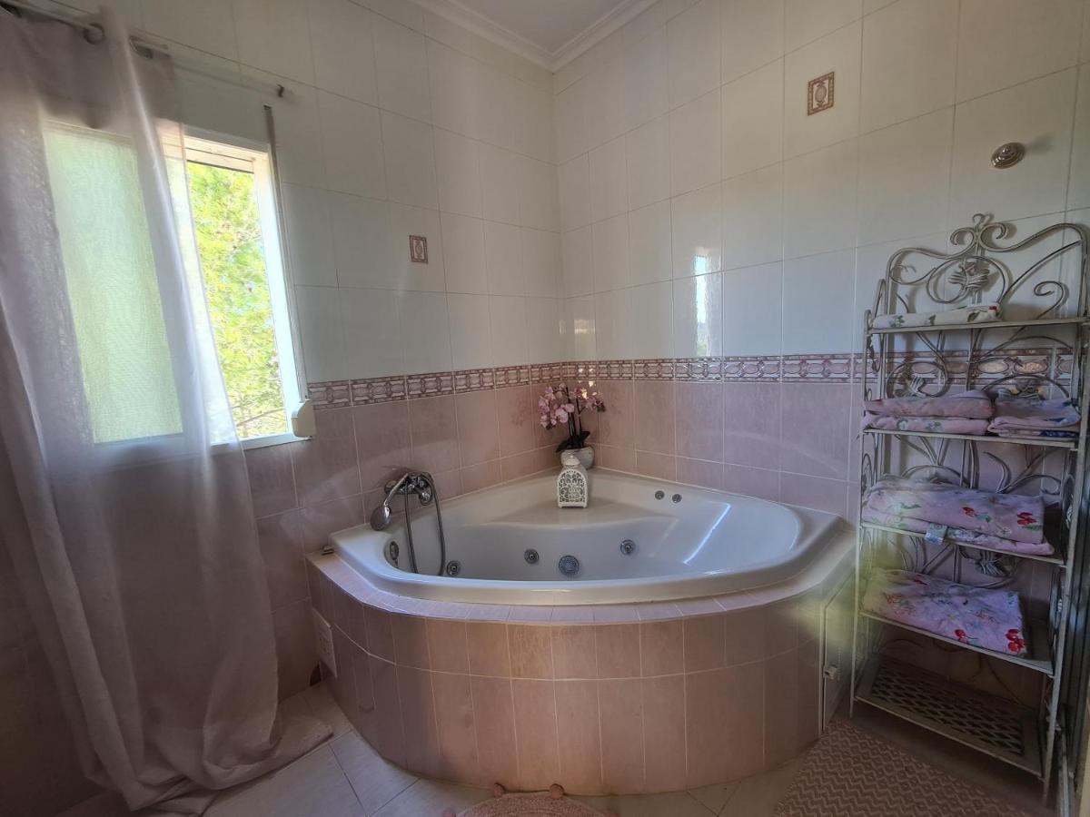 הוילה Montroy Chateau Angelique מראה חיצוני תמונה