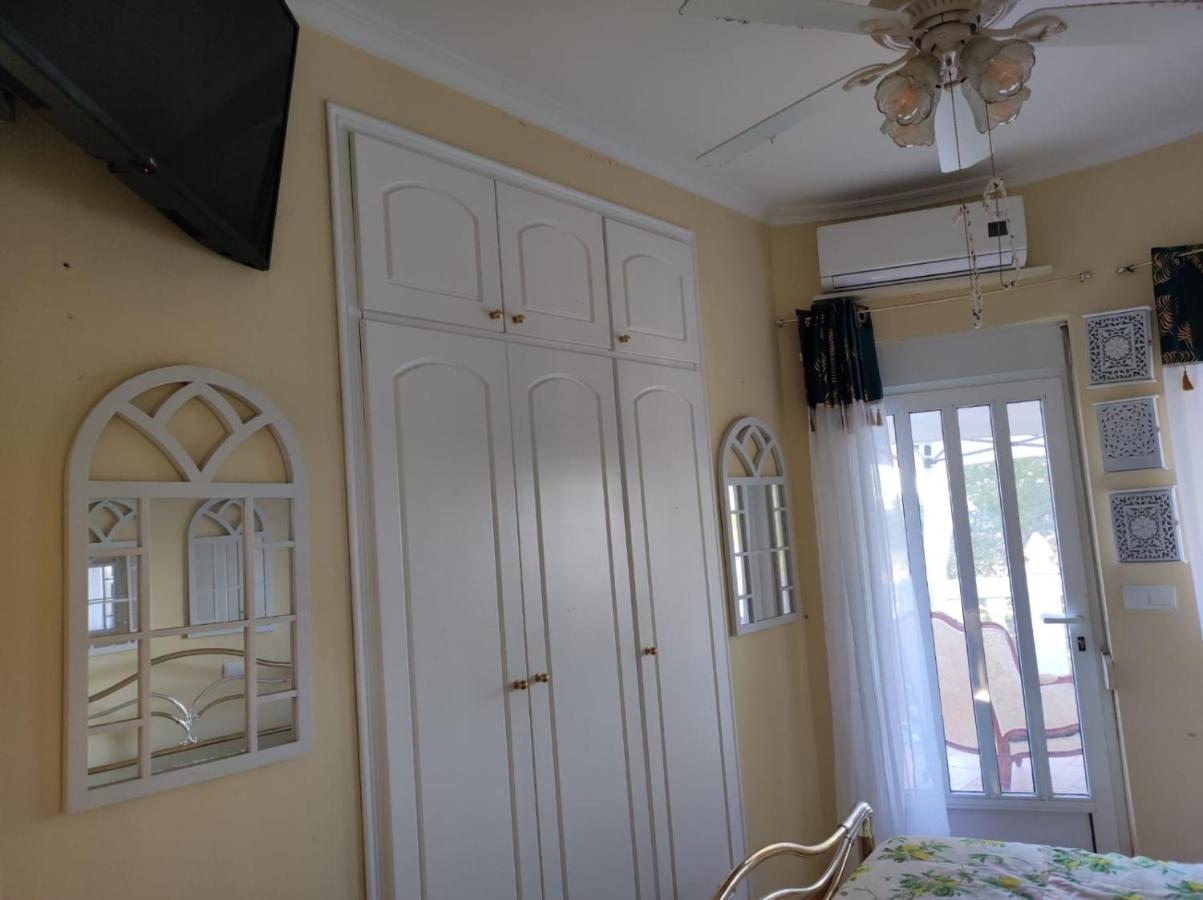 הוילה Montroy Chateau Angelique מראה חיצוני תמונה
