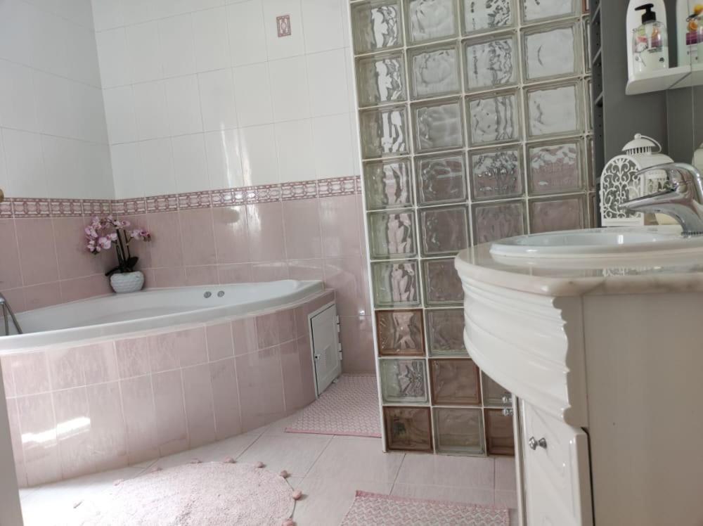 הוילה Montroy Chateau Angelique מראה חיצוני תמונה